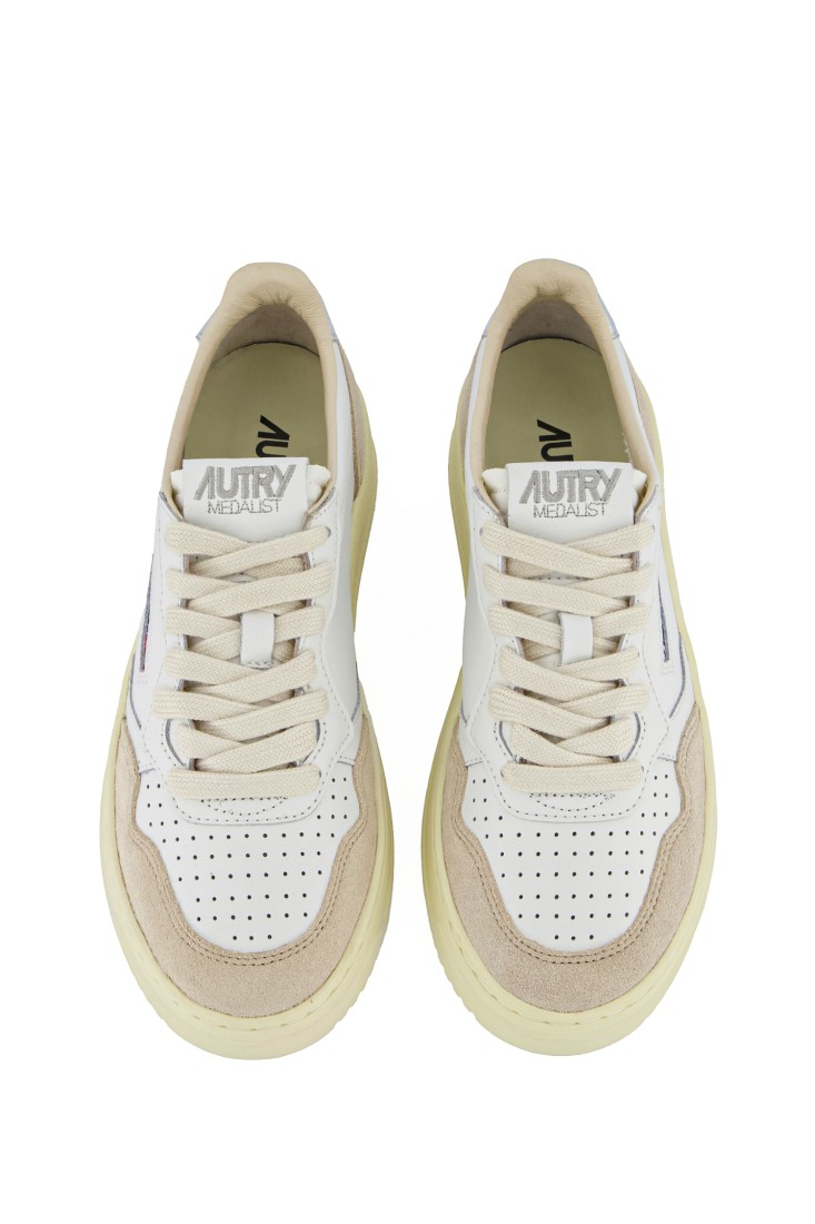 Medalist Low Leather / Suede White / Silver Autry